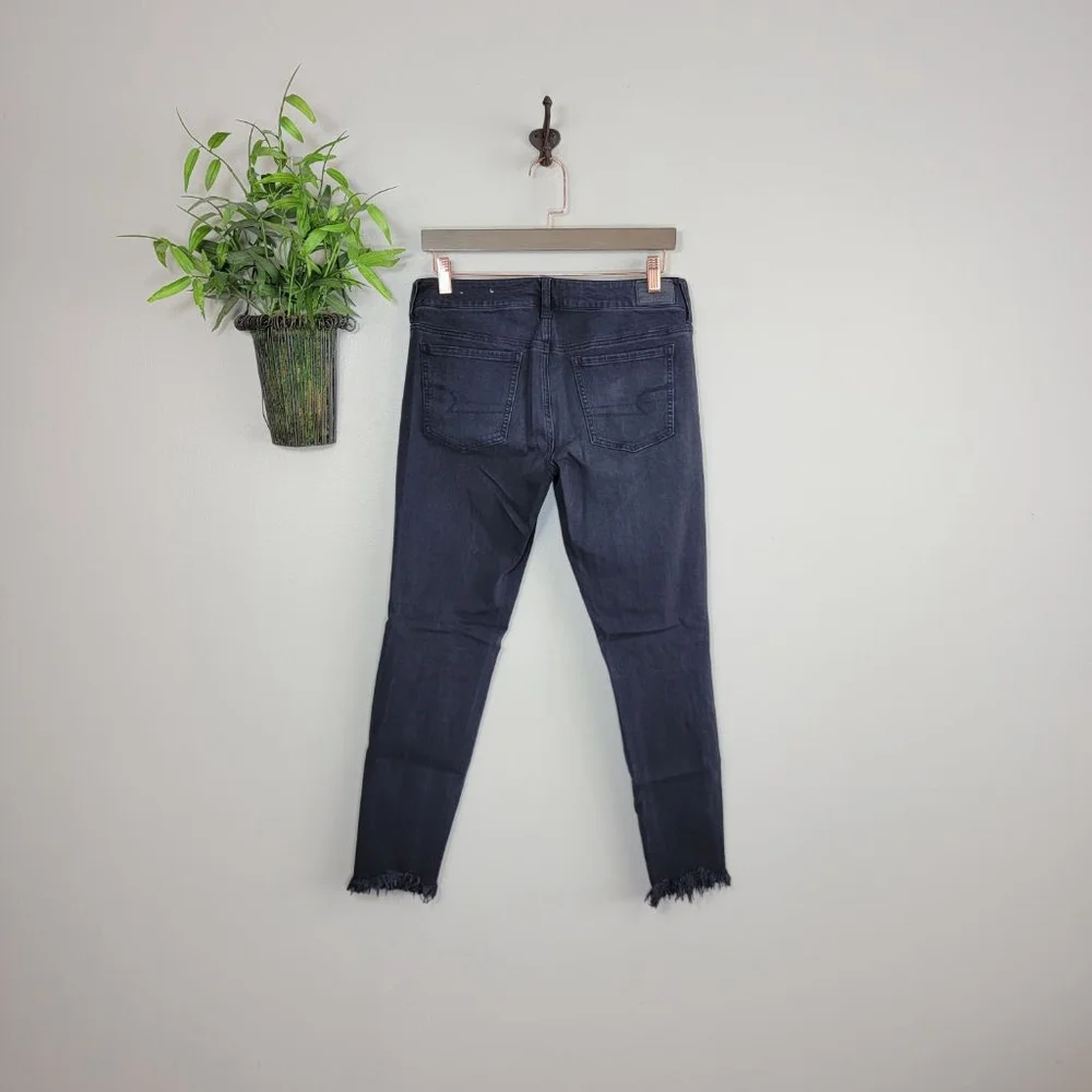 American Eagle Skinny Jeans Jegging Super Low Black Distressed Frayed Crop AE 10